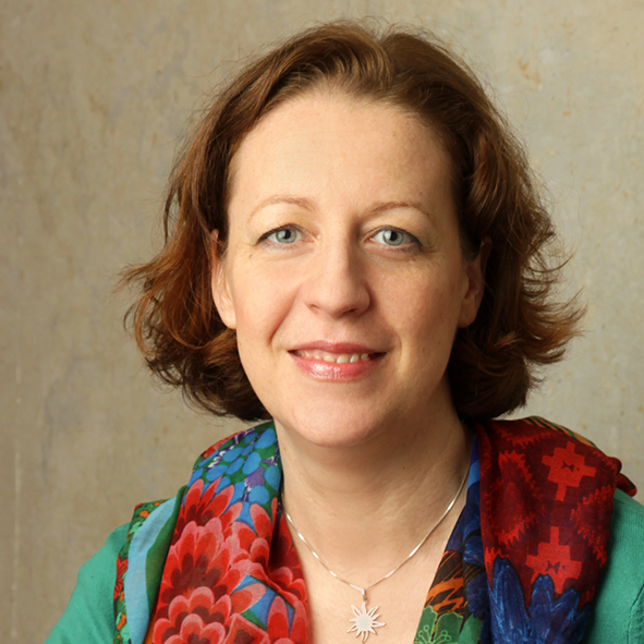 Nina Bara, Heilpraktikerin